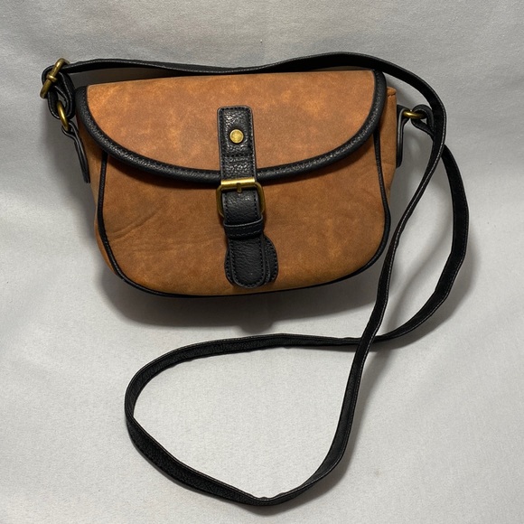 G.H. Bass & Co. tan saddle/crossbody bag - Picture 1 of 7